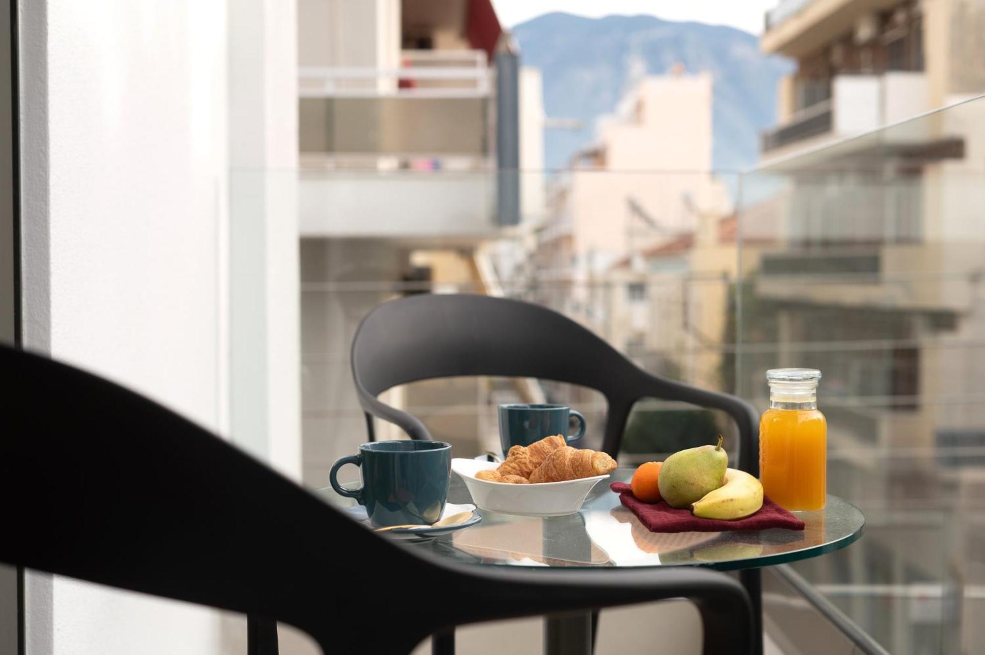 Ira - Ηρα Hotel كالاماتا المظهر الخارجي الصورة